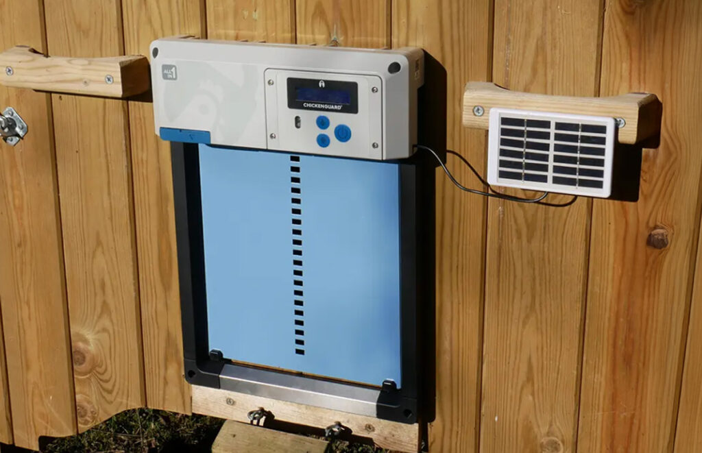 chickenguard solar kippenhokdeur op zonne-energie